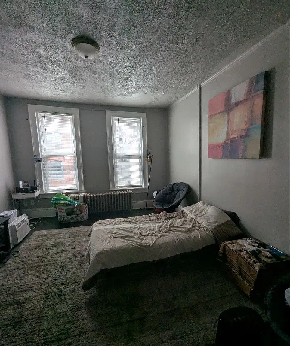 Studio, 555 sqft, $950 — Photo 2