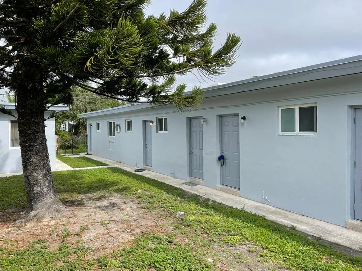 Opa Locka Remodeled Studios & 1b/1b apartments — Photo 4