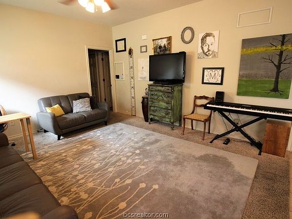 3rd image of 2639 Symphony Park Dr