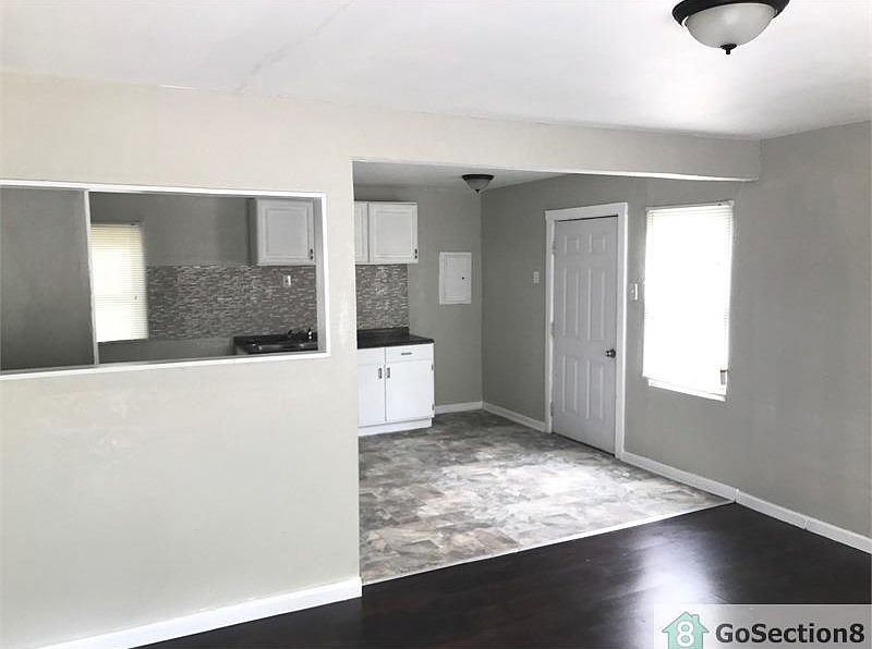2nd image of 2 Marilyn Ln