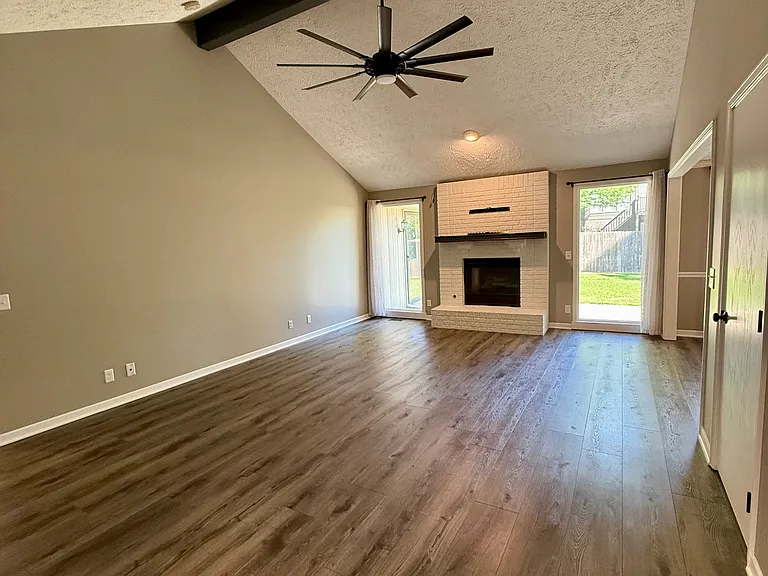 2902 Blackhawk Dr — Photo 6