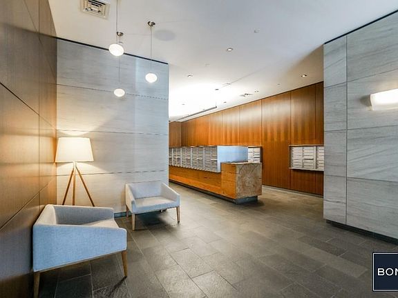 4th image of 455 W 37th St APT 820