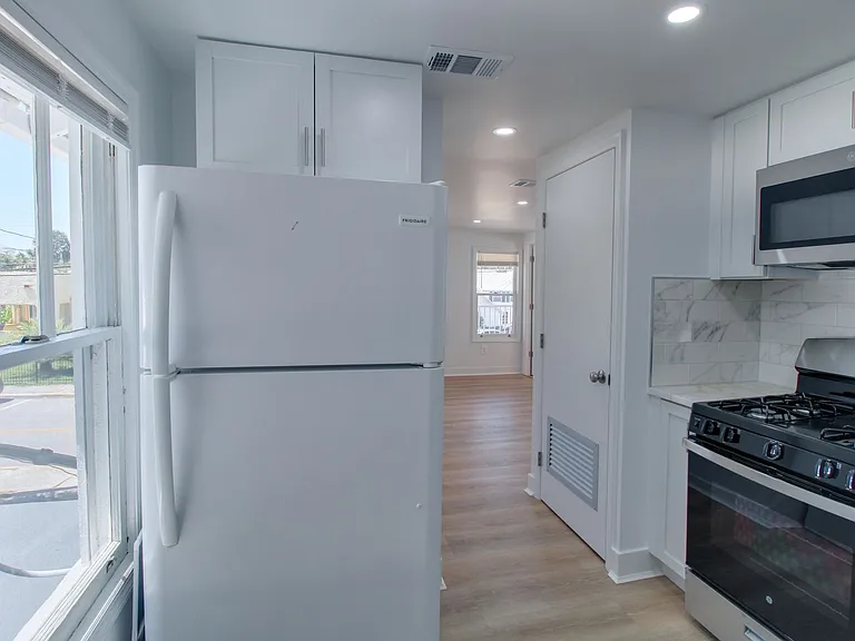 236 N Oleander Ave #2 — Photo 6