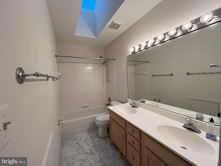 5179 Macomb St NW — Photo 18