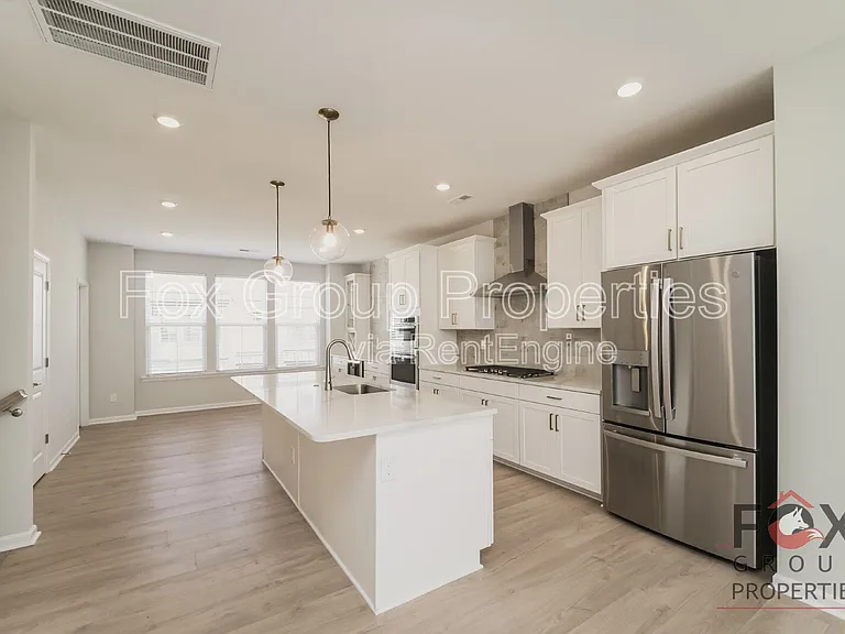 908 Mary Max Dr — Photo 11