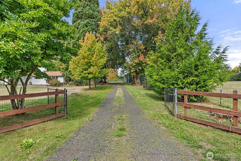 2nd image of 6724 128th Avenue SW