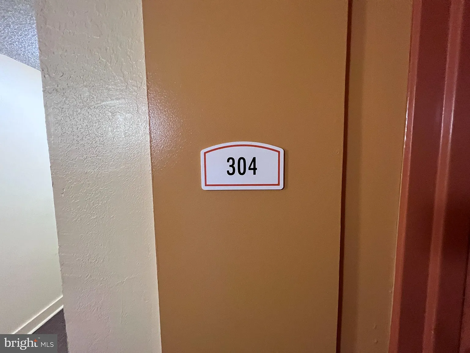 West End Condo — Photo 2