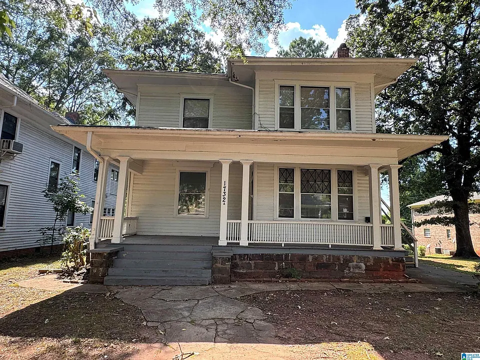 1732 11th Pl S