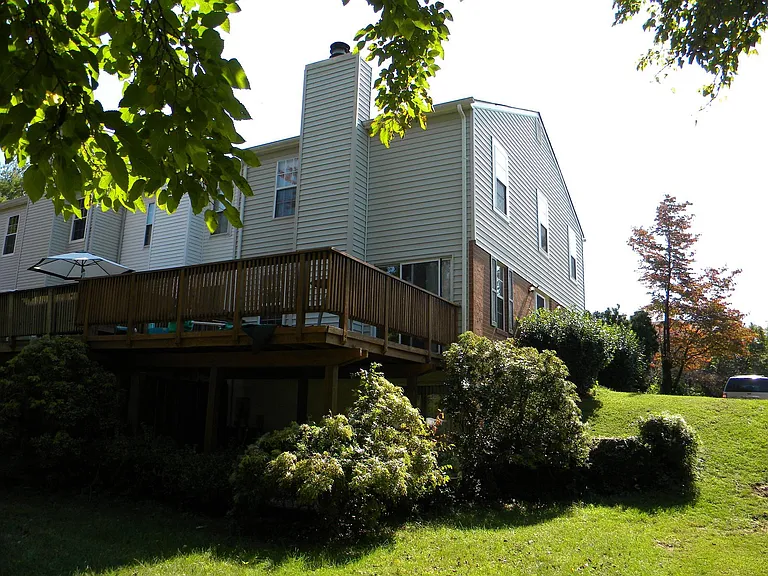 411 Sternwheeler Ct — Photo 2