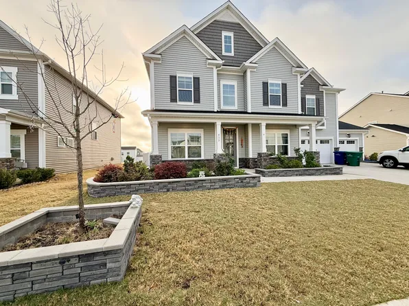 513 Acerno Dr, Fuquay Varina, NC 27526