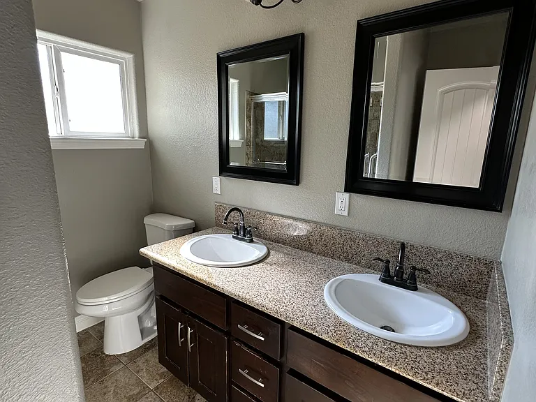 6200 Claussen Way — Photo 16