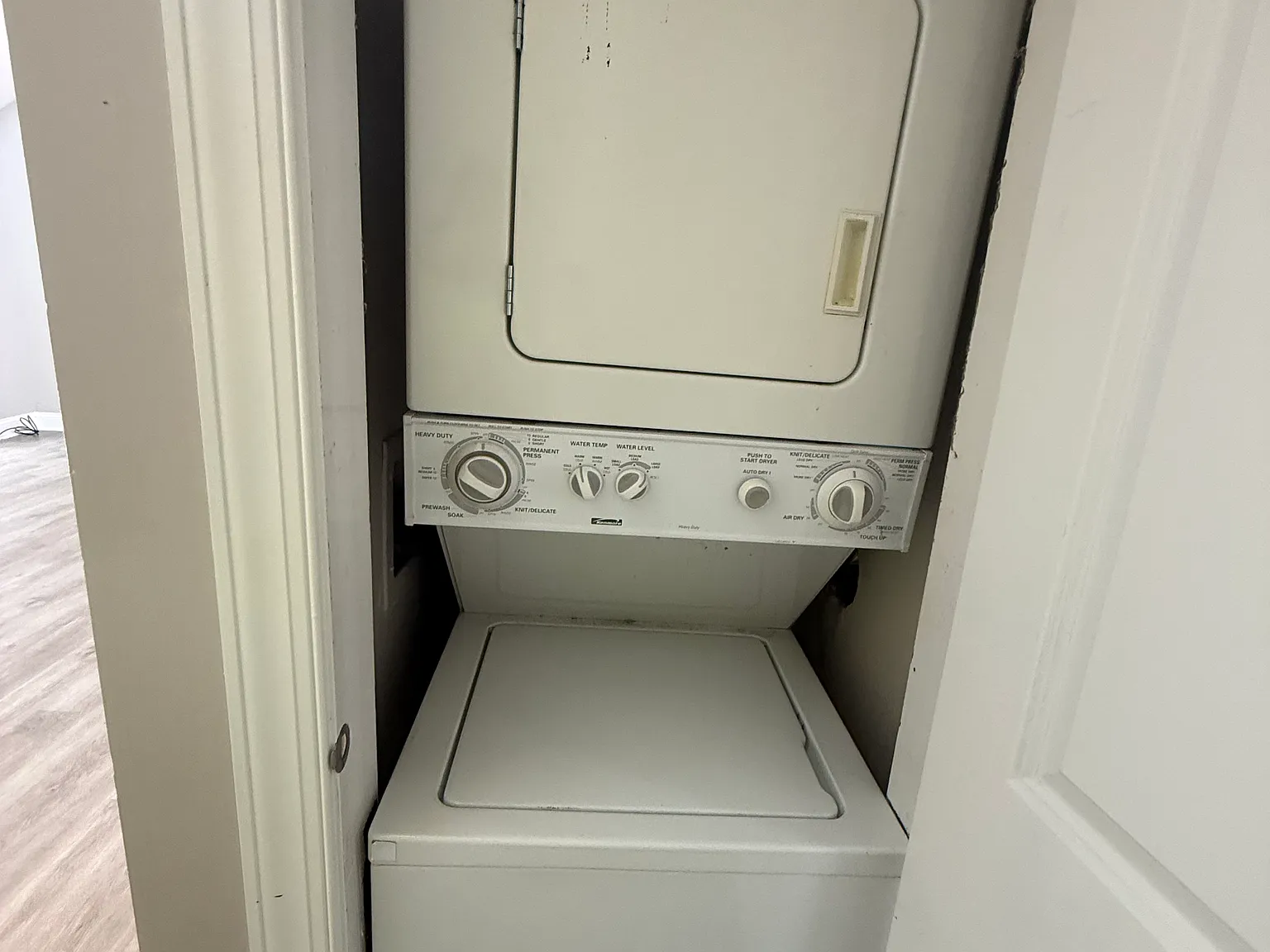1 bed, 1000 sqft, $1,350 — Photo 3