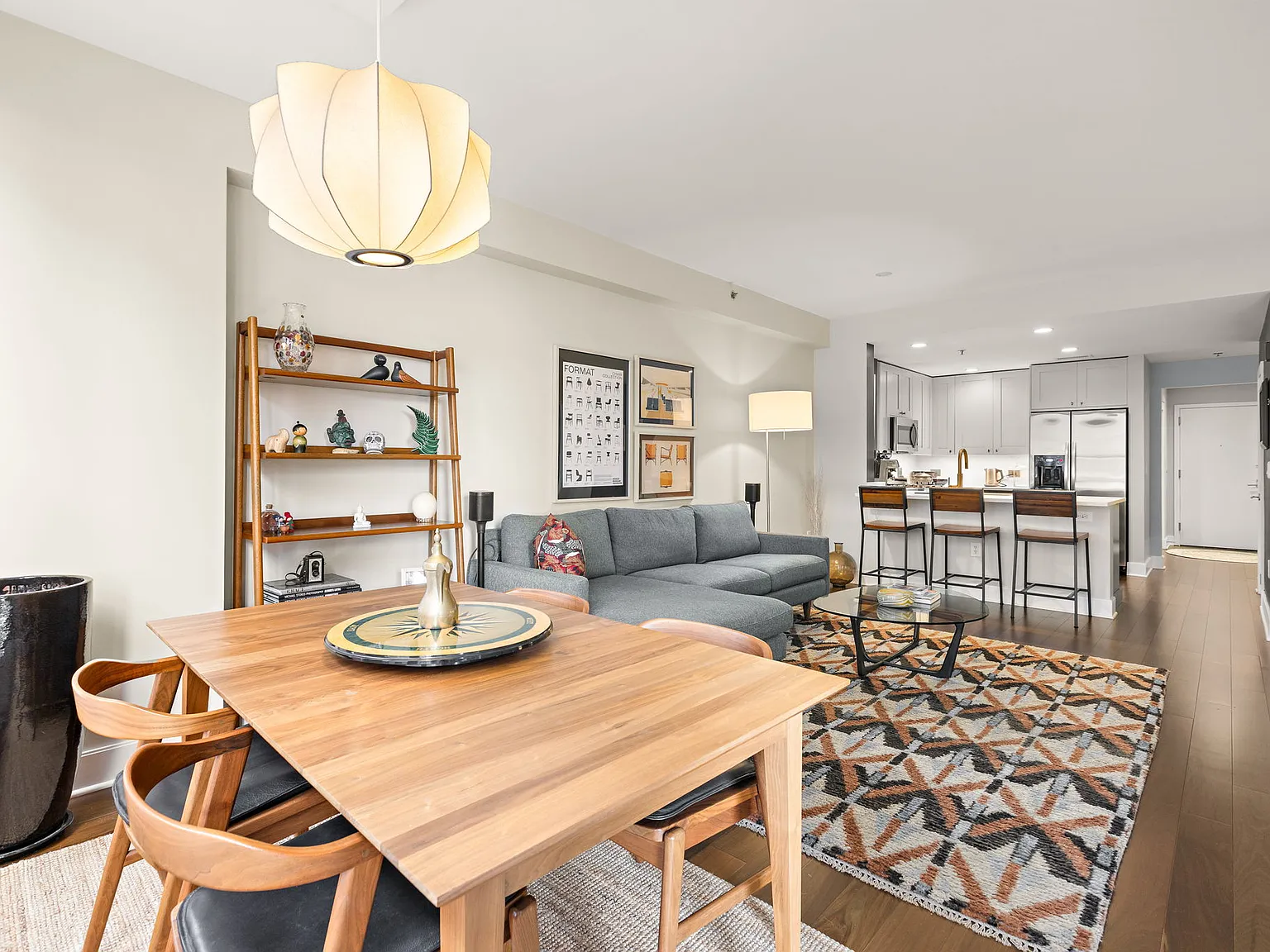 2 bed, 1.5 bath, 1072 sqft, $6,400 — Photo 4