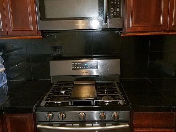 5th image of 3720 Veteran Ave APT 4