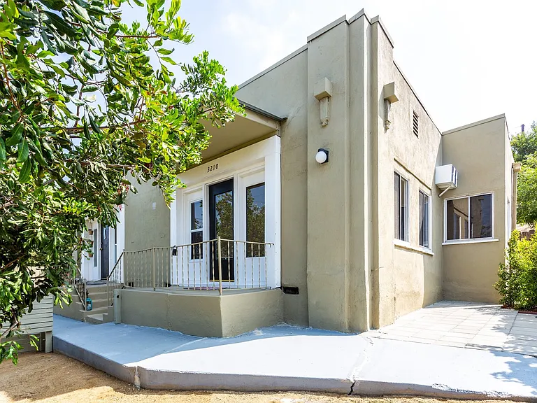 Griffin Apartments — Photo 1