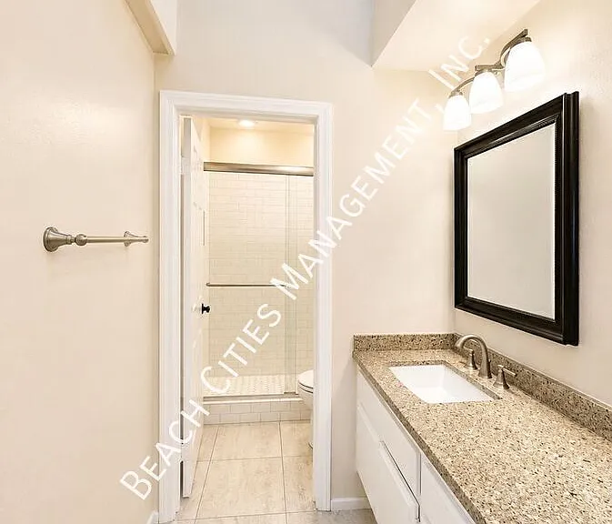 18220 Peters Ct — Photo 33