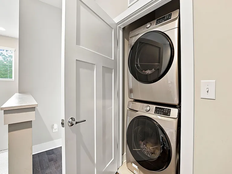340 Uptown West Dr — Photo 13