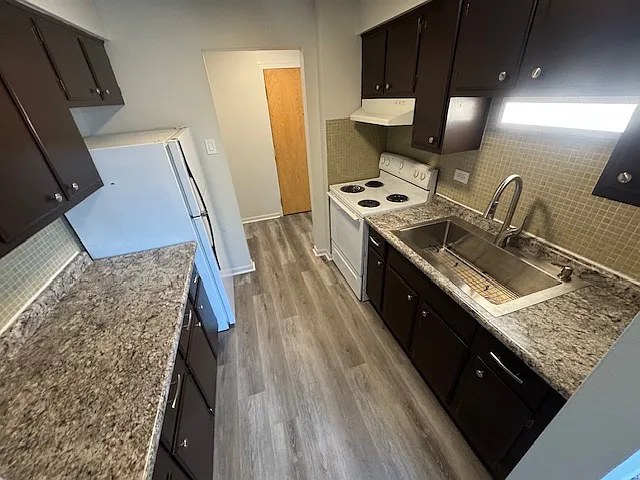 East End Apartments/Madison Apartments — Photo 4