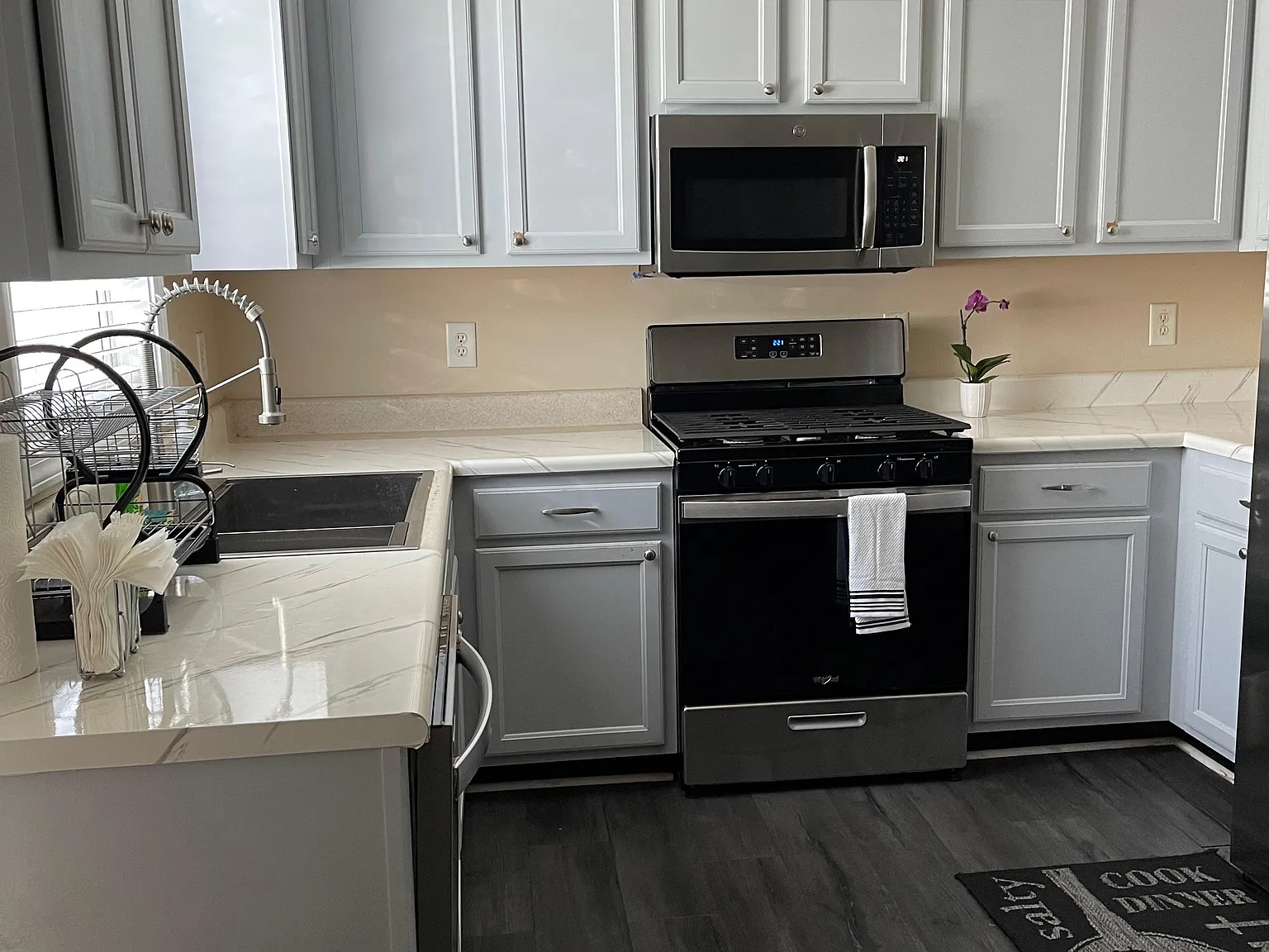 4 bed, 2.5 bath, 1778 sqft, $2,600 — Photo 2