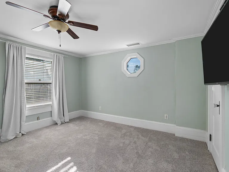 702 College Ave — Photo 11