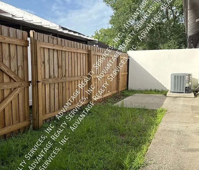 11411 Midfield Way — Photo 16