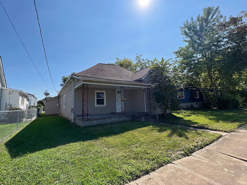 210 W Sylvia Ave, Christopher, IL 62822 Zillow