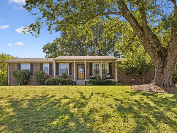 211 Edgewater Dr, Mount Juliet, TN 37122