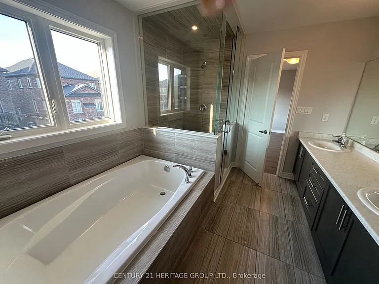 99 Cayton Cres — Photo 21
