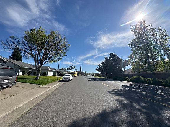 4th image of 8441 Auberry Dr