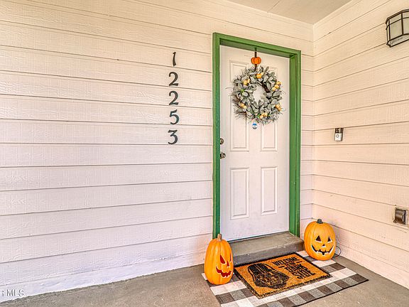 5th image of 12253 Tierra Canada Dr