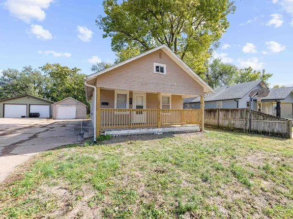 805 Sheridan St, Salina, KS 67401