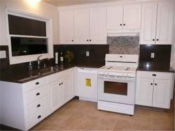 1391 Hilby Ave photo 1