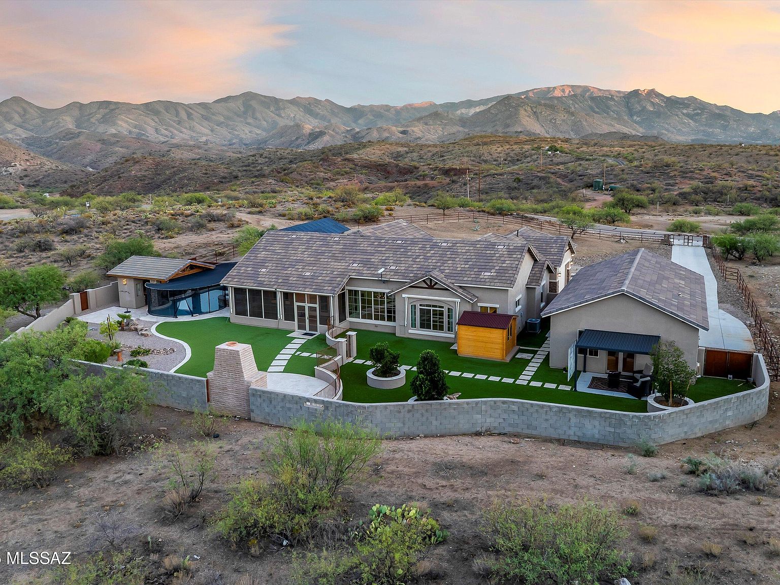 house on the hill ハウスオンザヒル 67848 E Madison Rd, Oracle, AZ 85623 | Zillow