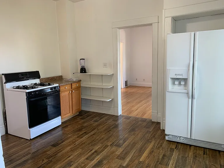 21 W Joliet St #1 — Photo 4
