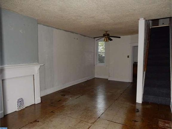 4th image of 4147 N Fairhill St