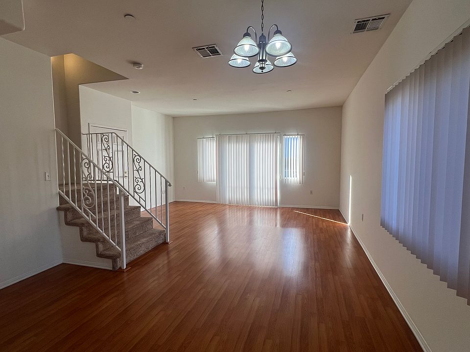 1st image of 5332 Ben Ave #120