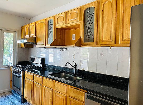 4th image of 175-01 Jewel Ave #1
