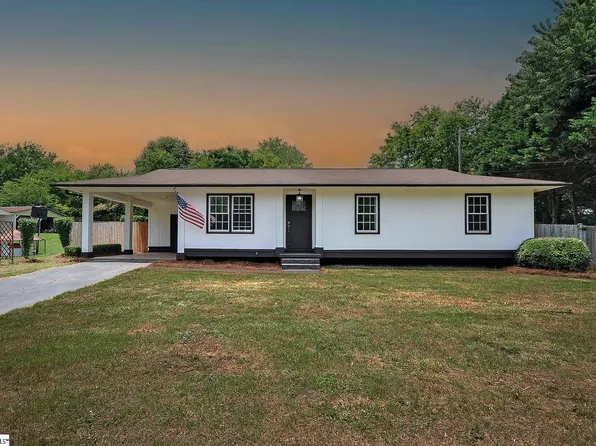 5025 Corinth Dr, Seneca, SC 29672