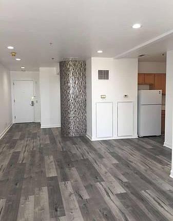 4th image of 1100 Vine St APT 710