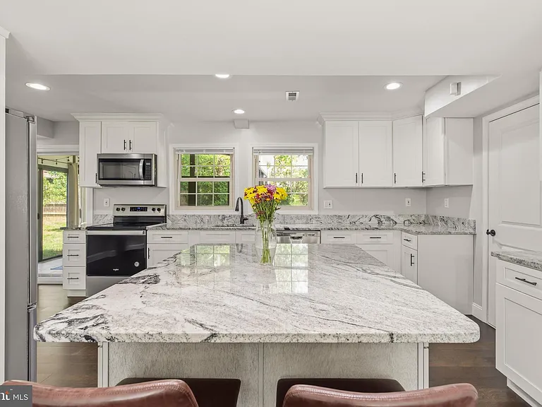 1205 Windermere Ct — Photo 10