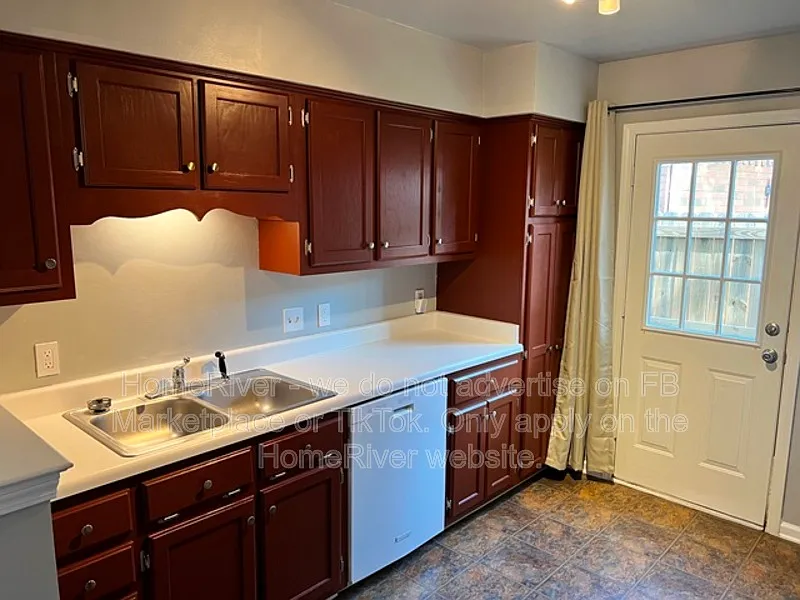 2 bed, 2.0 bath, 1368 sqft, $1,525 — Photo 3