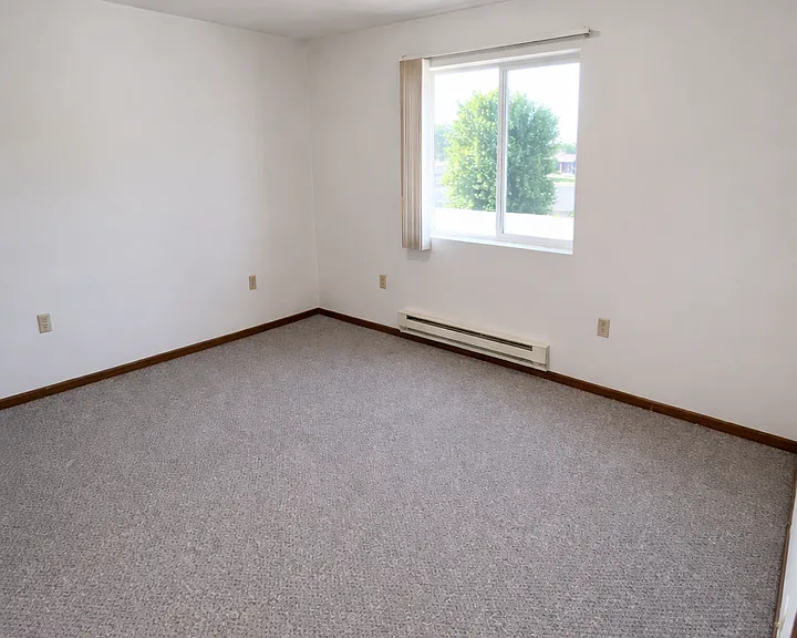 201 - 207 West Win Heights — Photo 19