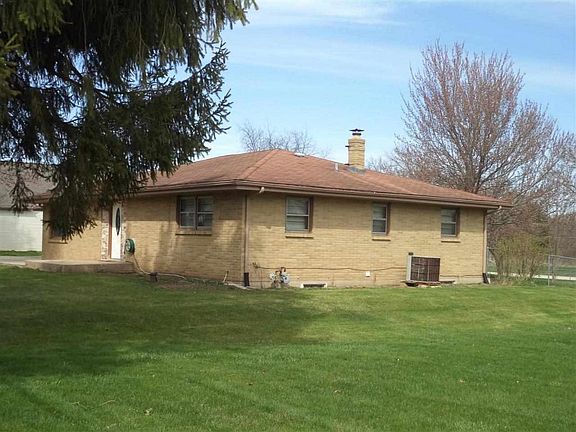 3rd image of 218 Donelda Ln