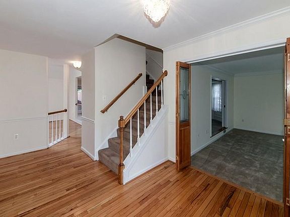 3rd image of 2336 Morgan Ln