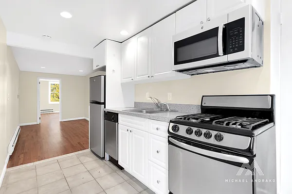 Rented by Cooper & Cooper Real Estate | media 16