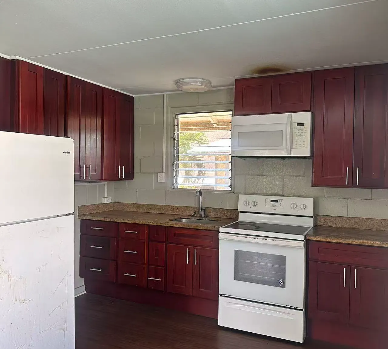 1 bed, 400 sqft, $1,300 — Photo 3
