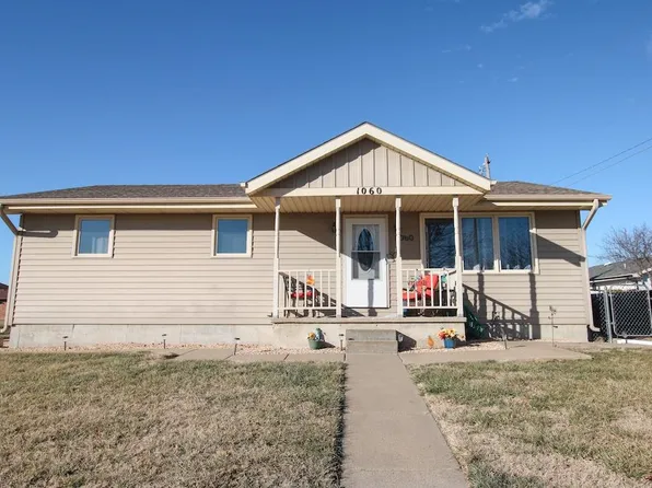 1060 Courtney Dr, Salina, KS 67401