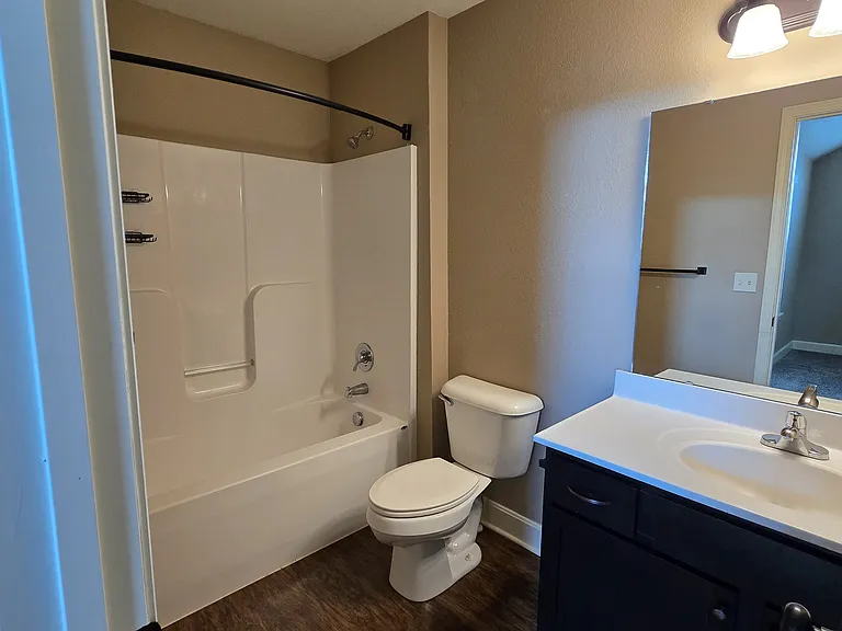 21601 Westover Cir — Photo 39