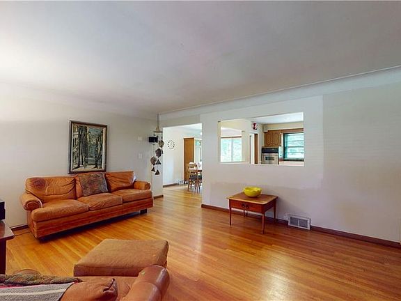 2nd image of 991 Stanwell Dr