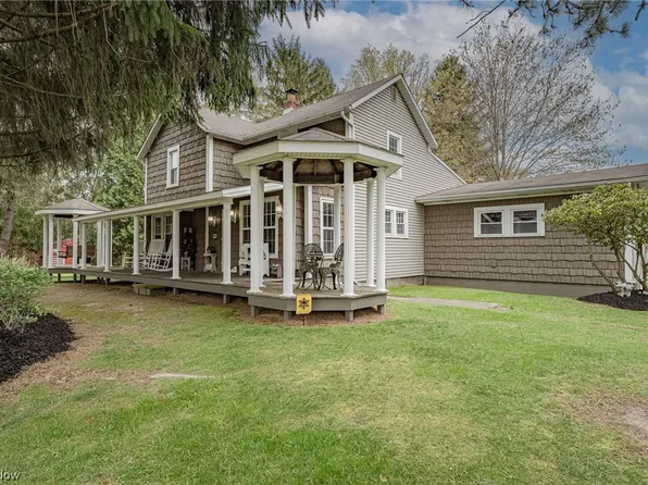 19095 Auburn Rd, Chagrin Falls, OH 44023